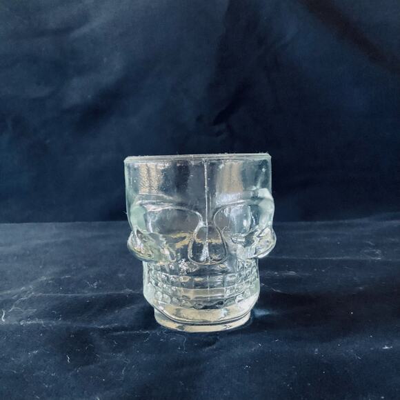 Clear Glass Skull Shaped Shot Glass - Picture 1 of 4